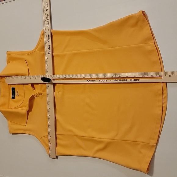 "Greg Norman Play Dry Golf Sleeveless Polo w/ Paneled Sides - Picture 6 of 7